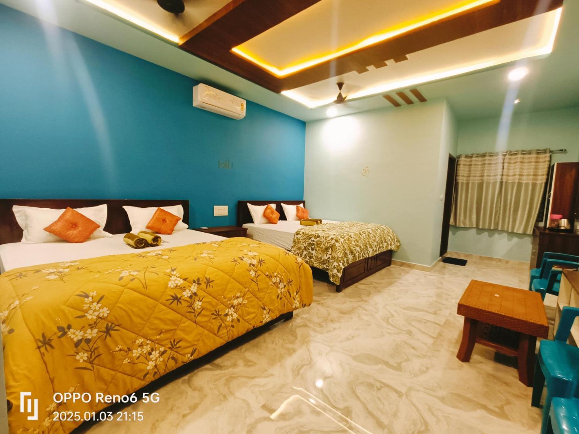Dream Hampi Villa & Home Stay エクステリア 写真