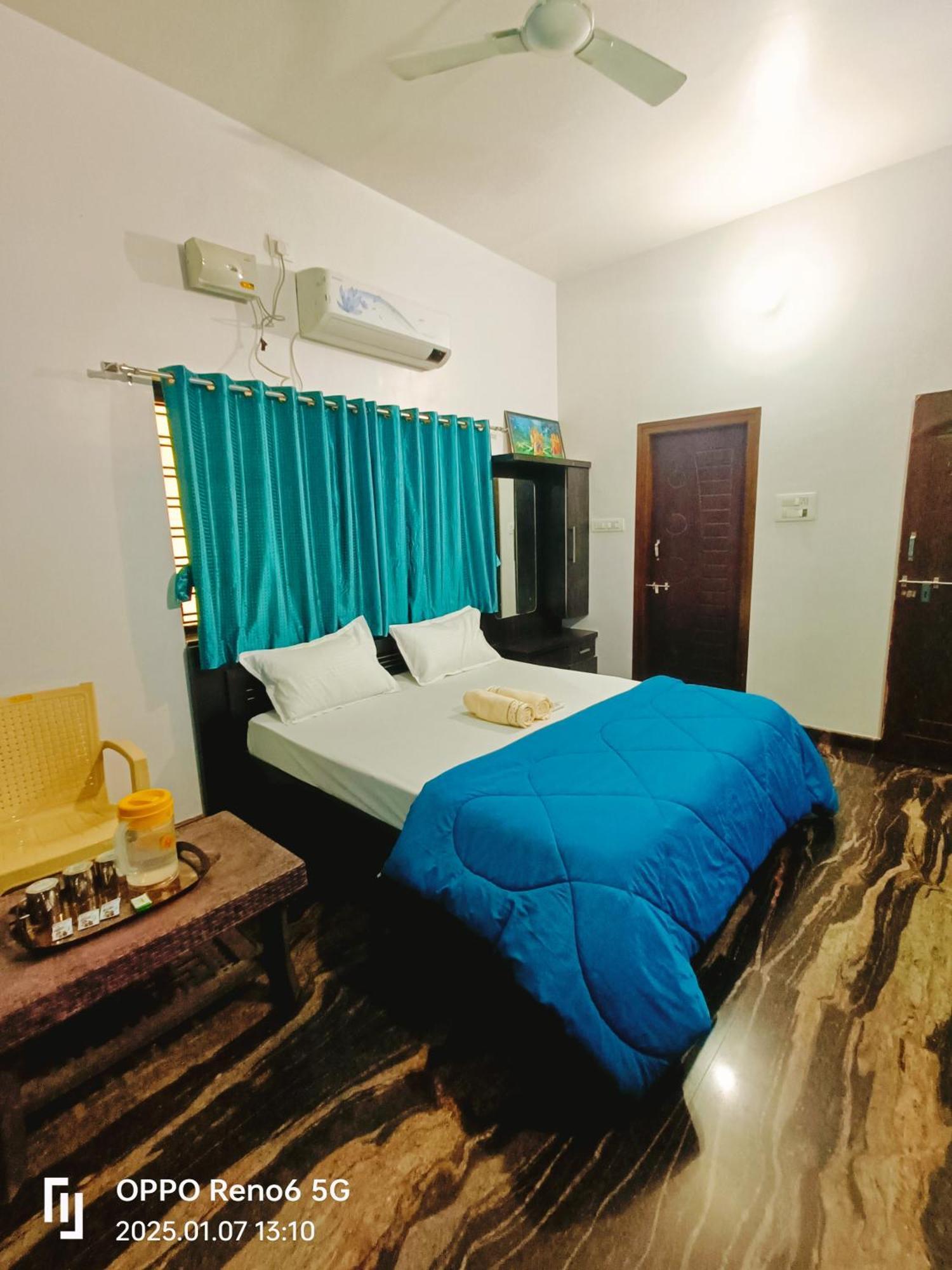 Dream Hampi Villa & Home Stay エクステリア 写真