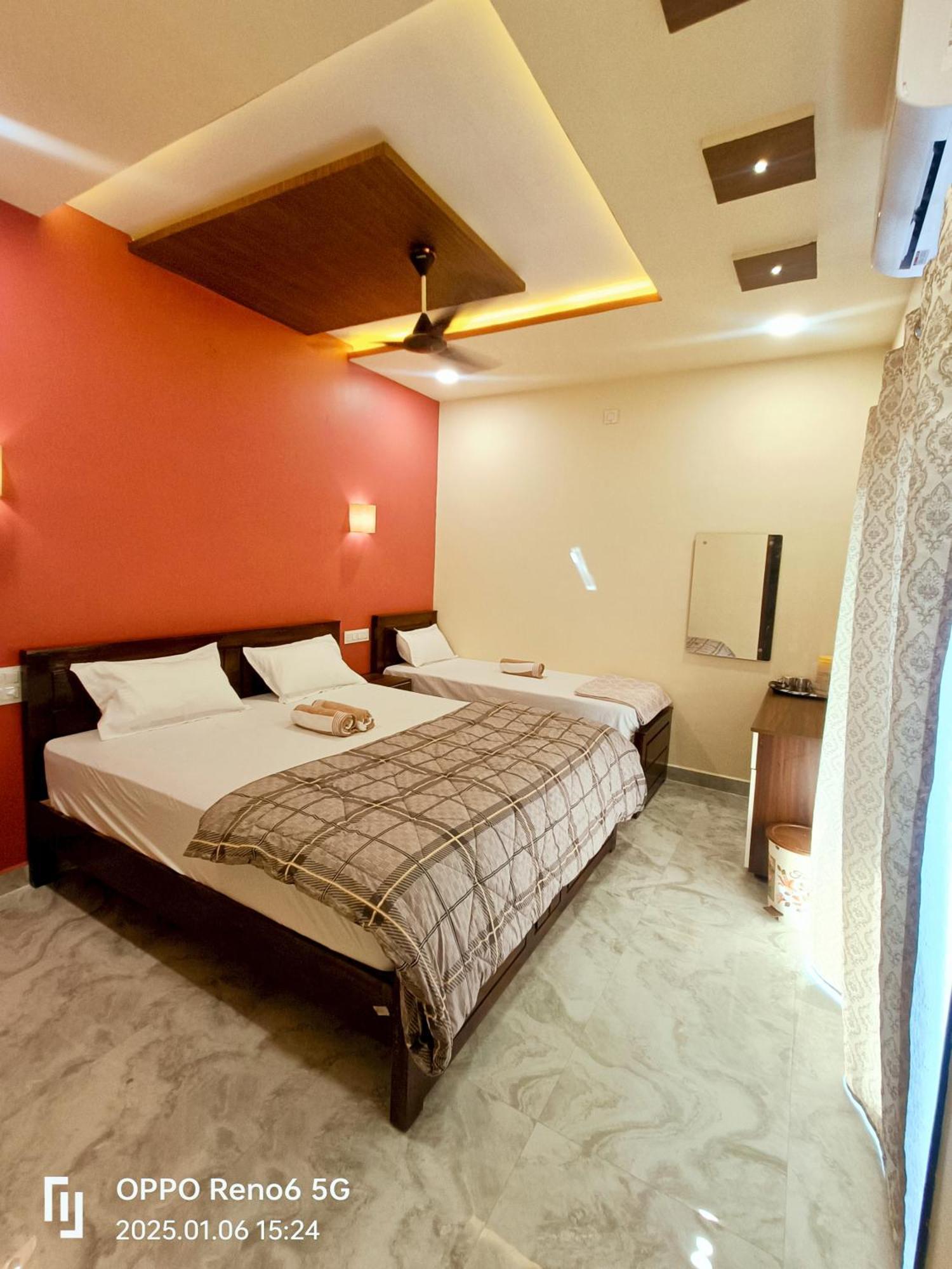 Dream Hampi Villa & Home Stay エクステリア 写真
