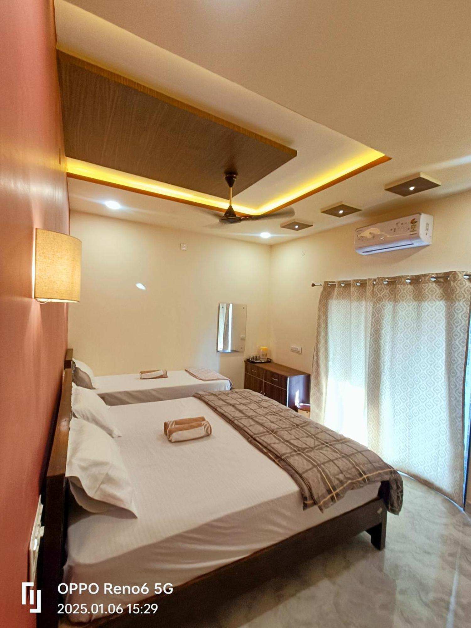 Dream Hampi Villa & Home Stay エクステリア 写真